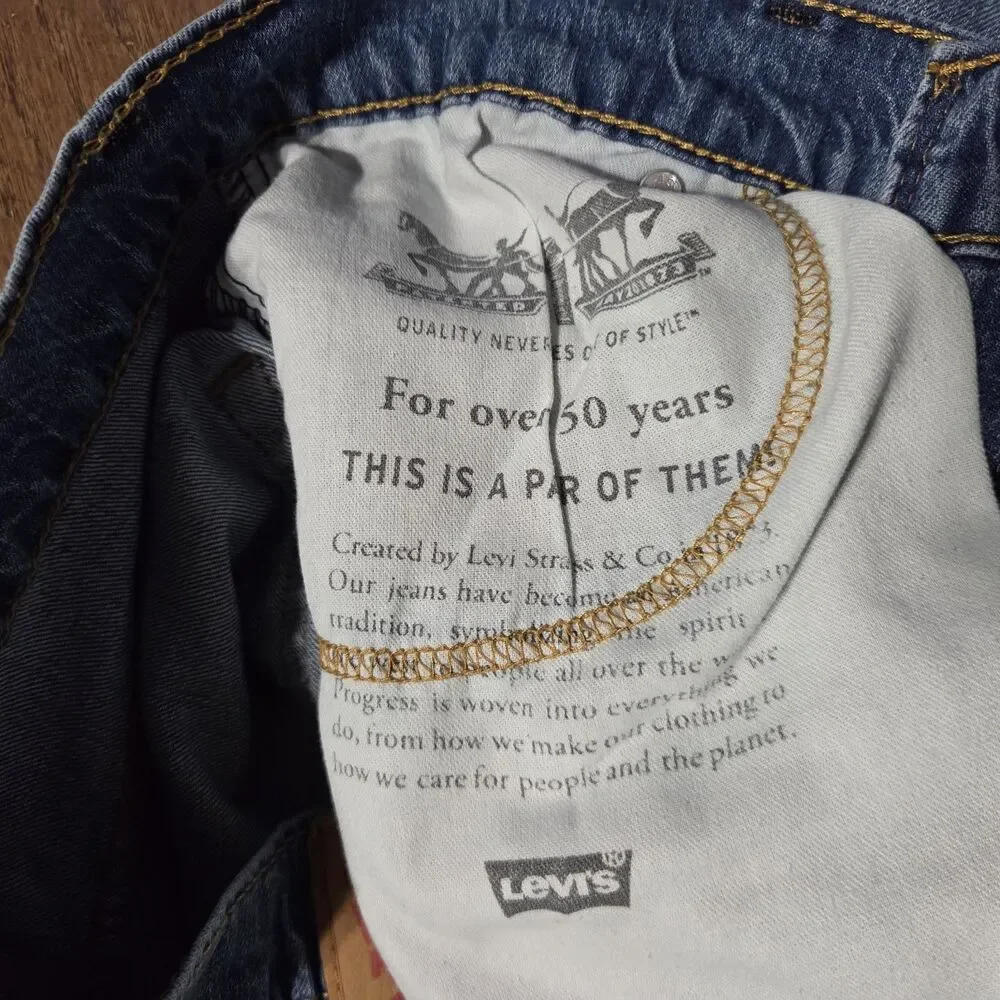 Levis levi 527